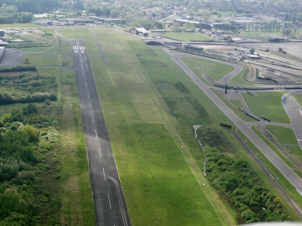 Vol à (32) Aérodrome Nogaro
