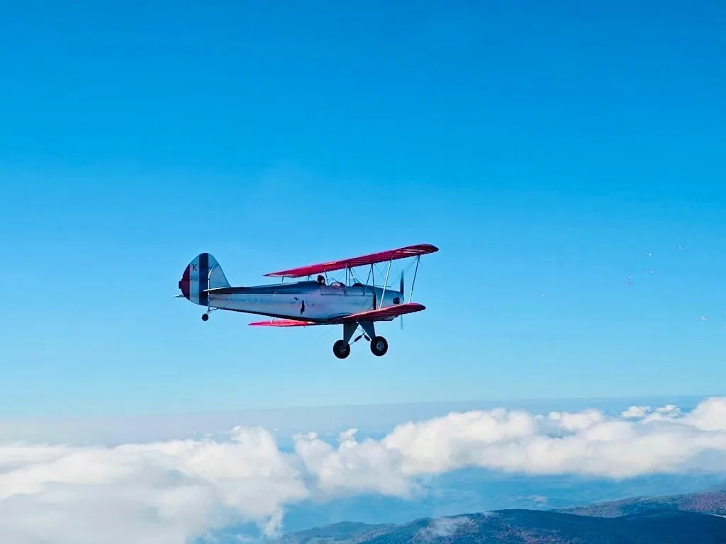 Aérodrome Saint-Secondin biplan kietbitz