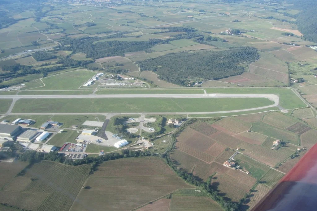 Aérodrome de cuers vue du ciel