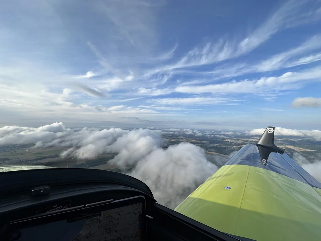  Aérodrome de Cergy Pontoise nuages