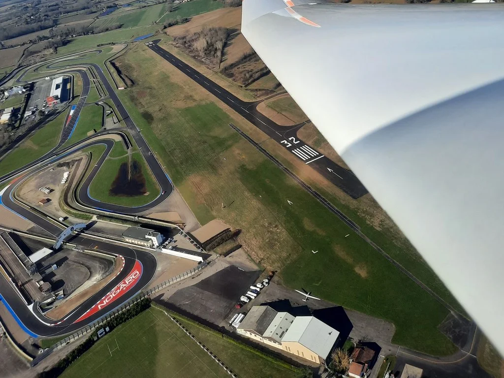  Aérodrome Nogaro survol circuit nogaro