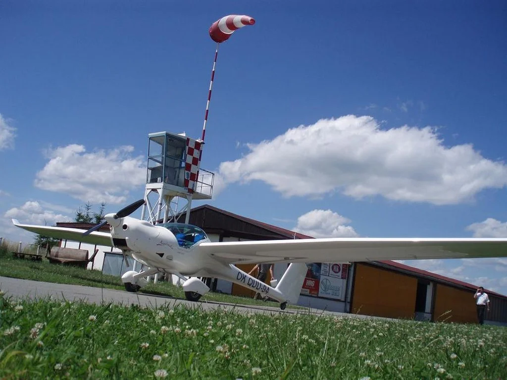  Aérodrome Frontenas Villefranche/Tarare lambada