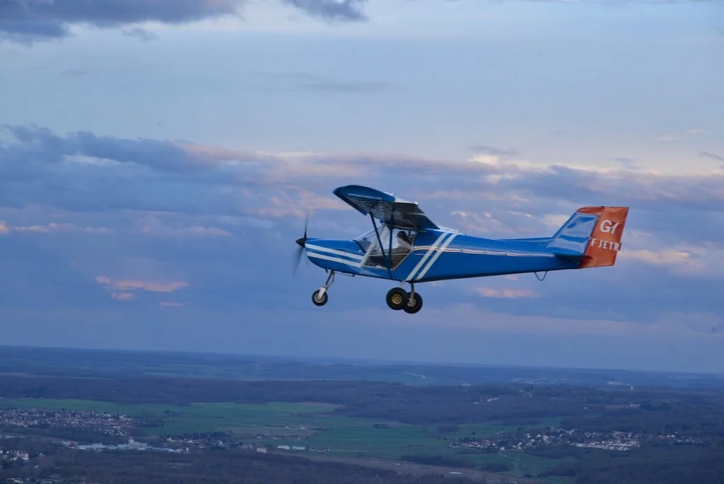  Aérodrome de Meaux-Esbly  GIL5584