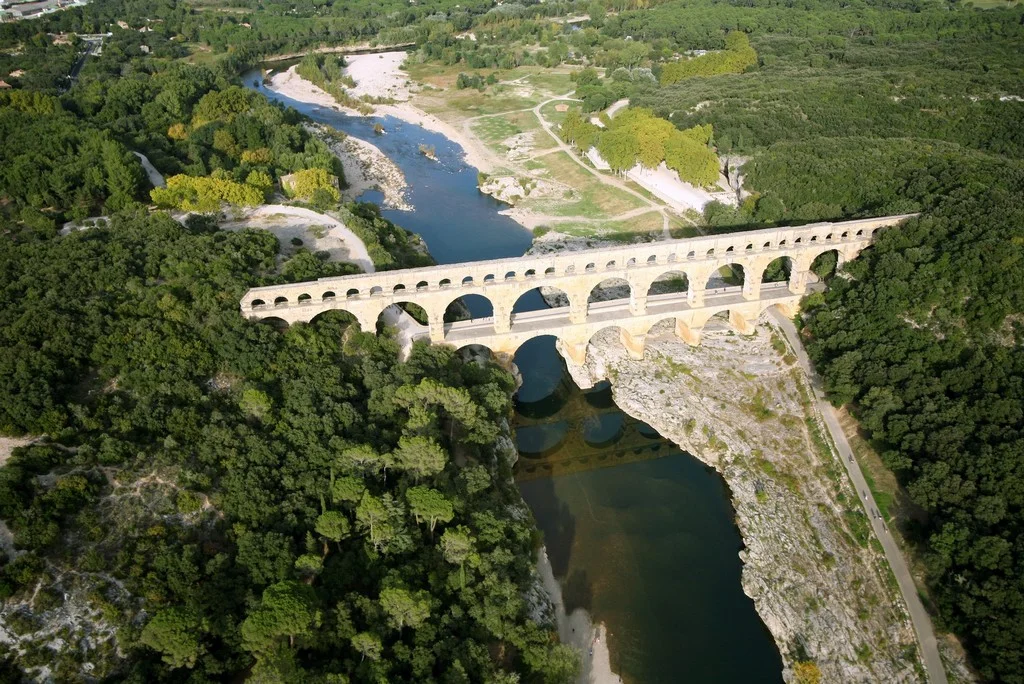  Aérodrome de Nîmes Courbessac  pont du gard