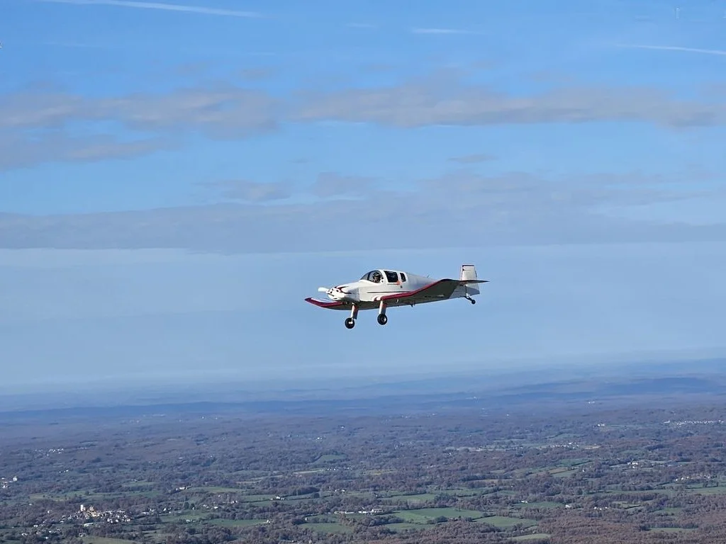 Aérodrome de Figeac Livernon jodel en vol