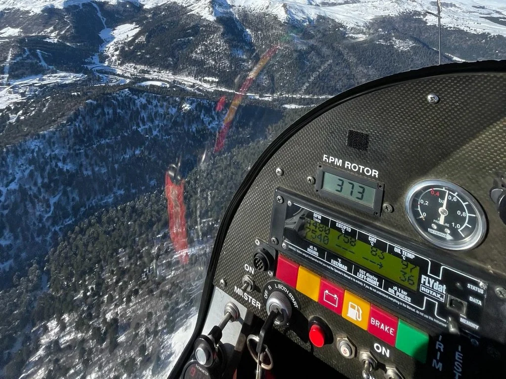Aérodrome de Figeac Livernon survol montagne