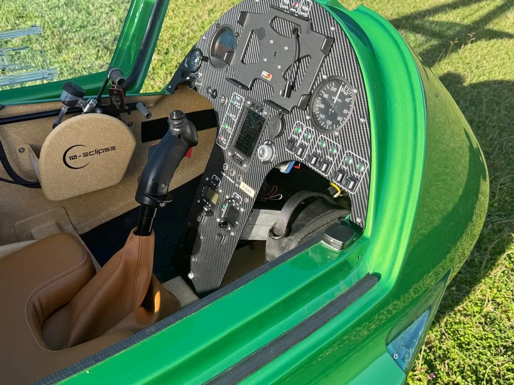  Aérodrome de Escary-Aramits tableau avant