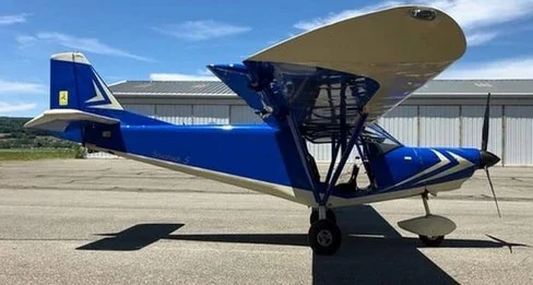 (74) Aéroport d`Annecy avion ultra leger 