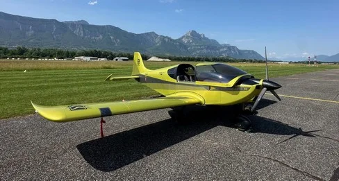 (95) Aérodrome de Cergy Pontoise avion ultra leger en patruille DV-1 SLYLARK