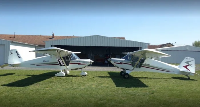 (88) Aérodrome d`Epinal Dogneville avion ultra leger en patruille TETRAS